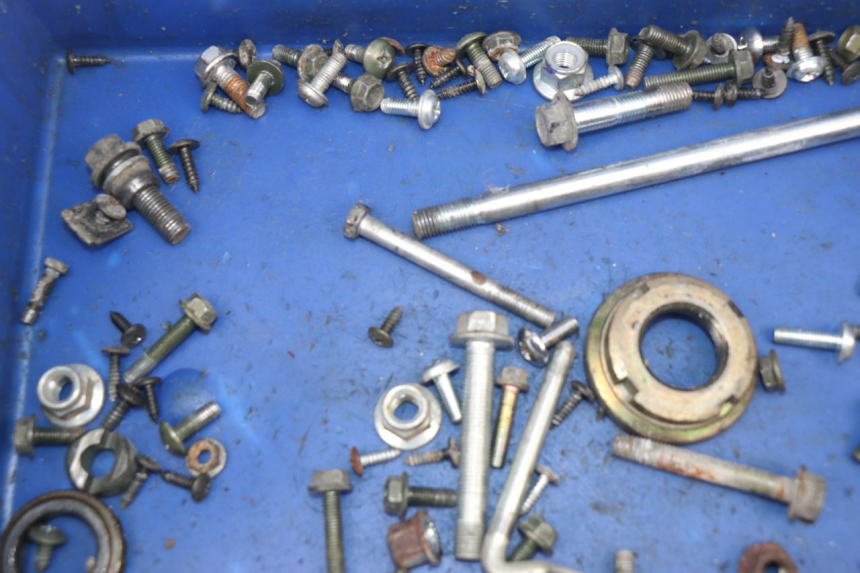 photo de SCHRAUBEN PEUGEOT SUM UP 125 (2008 - 2013) - Alternative Perspektive