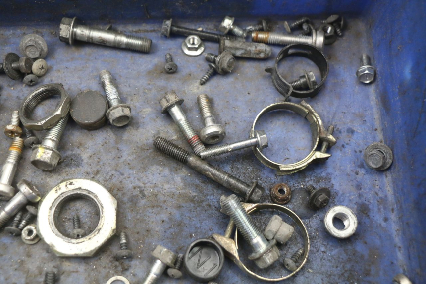 photo de SCHRAUBEN KYMCO SUPER 8 4T 50 (2021 - 2024) - Zoom auf Gebrauchszustand