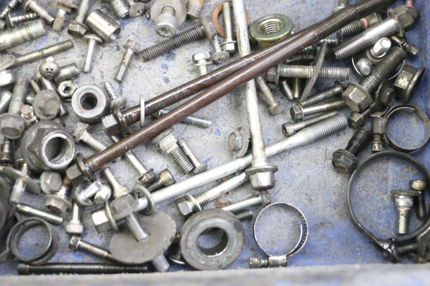 photo de SCHRAUBEN SUZUKI BURGMAN 125 (2015 - 2017) - Zoom auf Gebrauchszustand