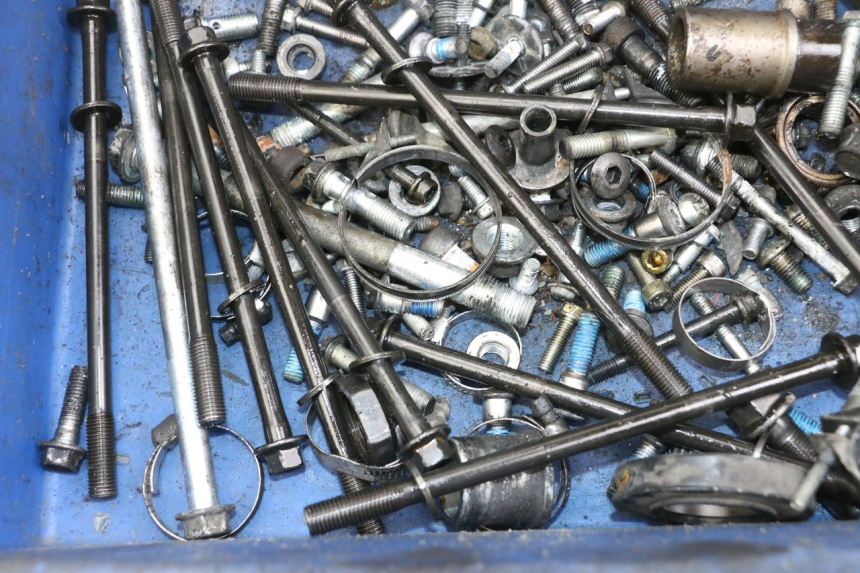 photo de SCHRAUBEN SUZUKI GSX F GSXF 650 (2007 - 2015) - Zoom auf Gebrauchszustand