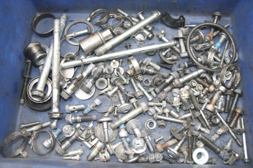 photo de SCHRAUBEN SUZUKI GSX F GSXF 650 (2007 - 2015) - Hauptansicht