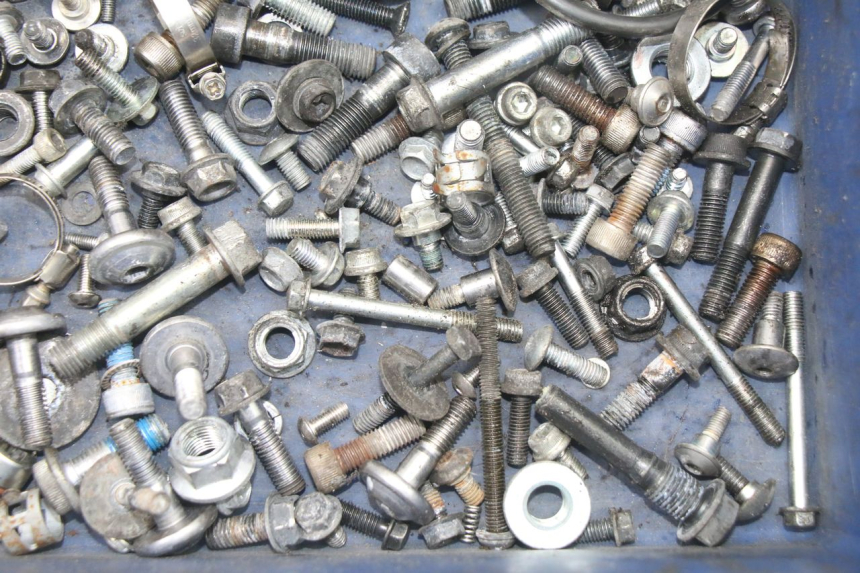 photo de SCHRAUBEN SUZUKI GSX F GSXF 650 (2007 - 2015) - Technische Nahaufnahme