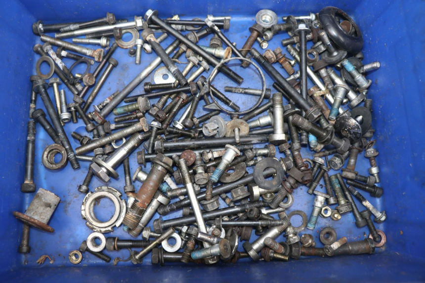 photo de SCHRAUBEN SUZUKI GSXF GSX F 600 (1988 - 1997) - Hauptansicht