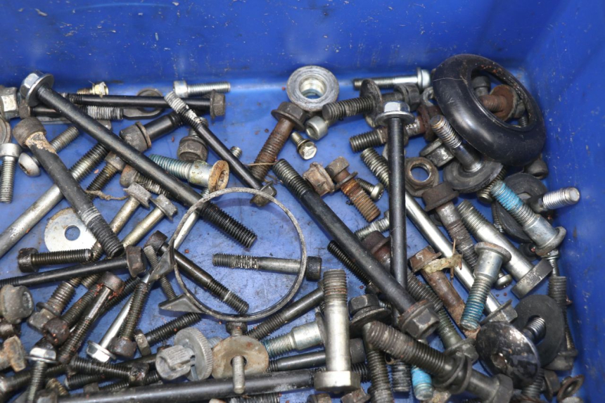 photo de SCHRAUBEN SUZUKI GSXF GSX F 600 (1988 - 1997) - Detailansicht des Bauteils