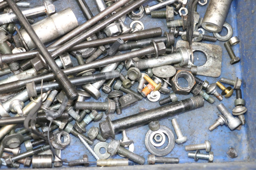 photo de SCHRAUBENBEUTEL SUZUKI SV S 650 (1999 - 2002) - Zoom auf Gebrauchszustand