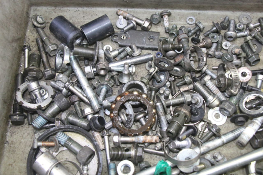 photo de SCHRAUBEN SUZUKI SV S 650 (2003 - 2009) - Detailansicht des Bauteils