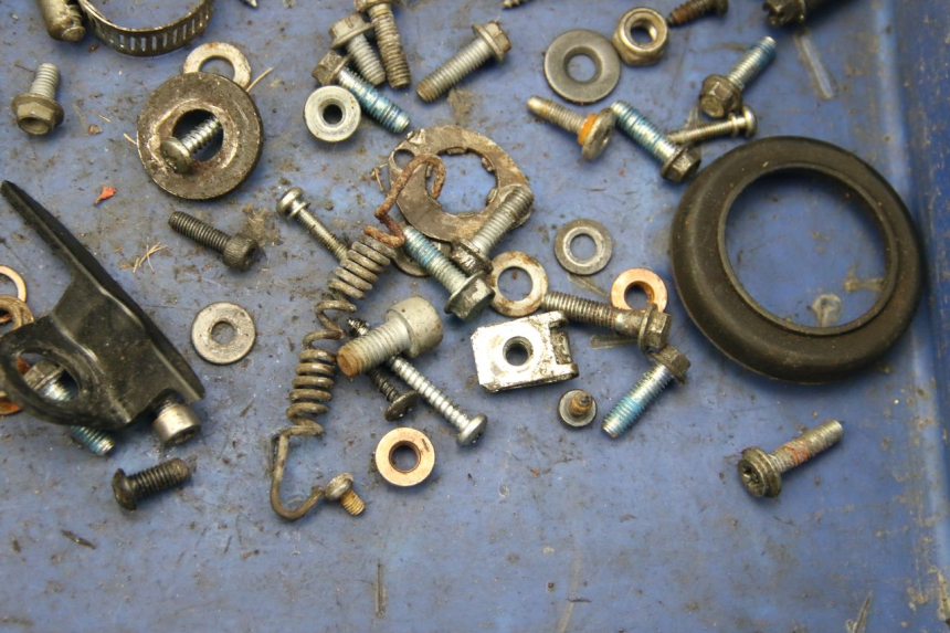 photo de SCHRAUBENBEUTEL APRILIA SX 50 (2011 - 2017) - Zoom auf Gebrauchszustand