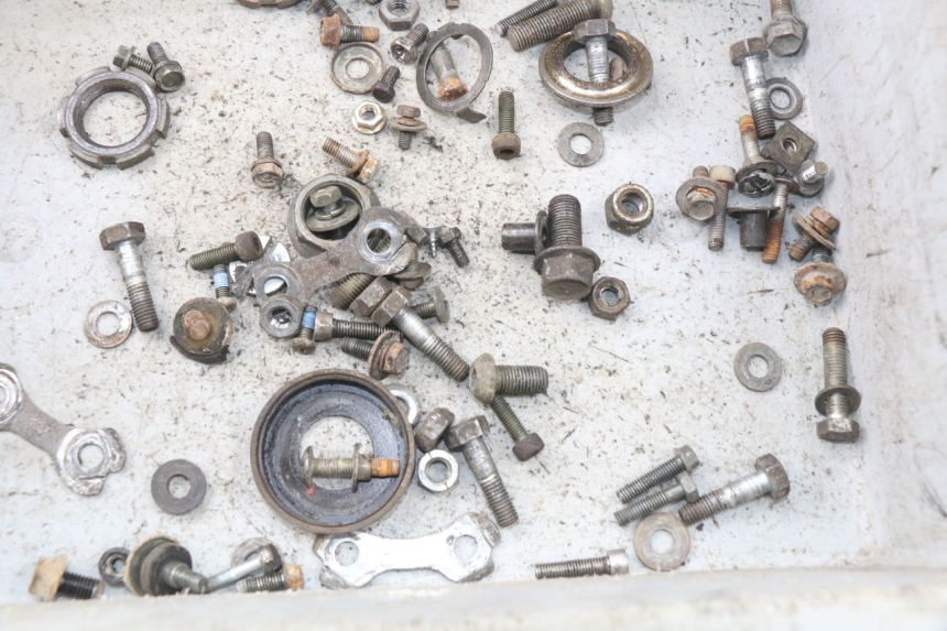 photo de SCHRAUBEN YAMAHA TW 125 (1998 - 2002) - Zoom auf Gebrauchszustand