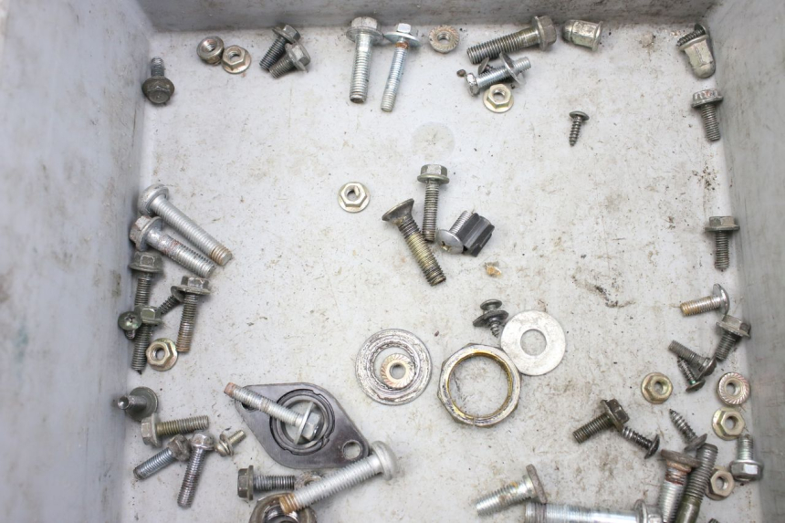 photo de SCHRAUBENBEUTEL PEUGEOT V-CLIC VCLIC 50 (2007 - 2013) - Zoom auf Gebrauchszustand