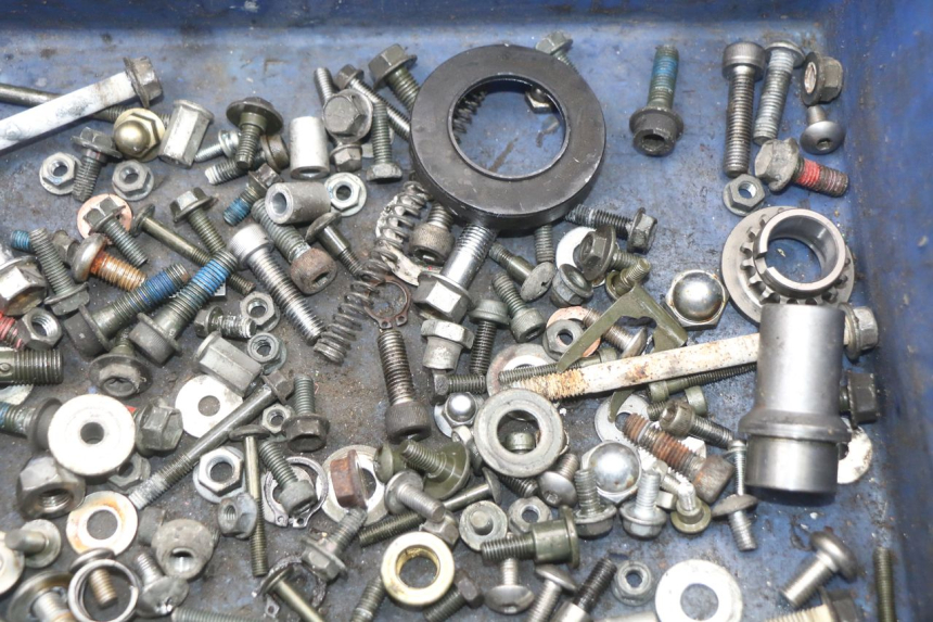 photo de SCHRAUBEN SUZUKI VL INTRUDER 125 (2004 - 2007) - Zoom auf Gebrauchszustand