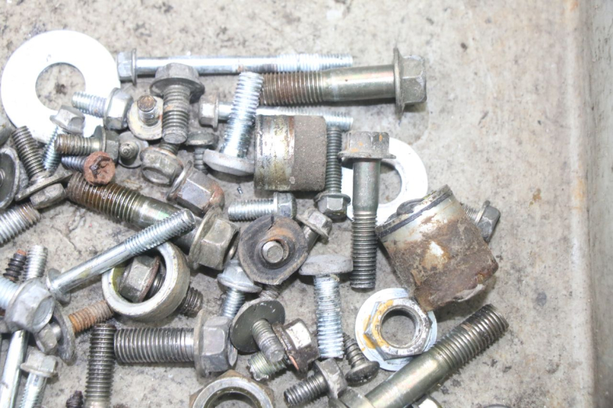 photo de SCHRAUBENBEUTEL VONROAD YIBEN 125 (2006 - 2010) - Zoom auf Gebrauchszustand