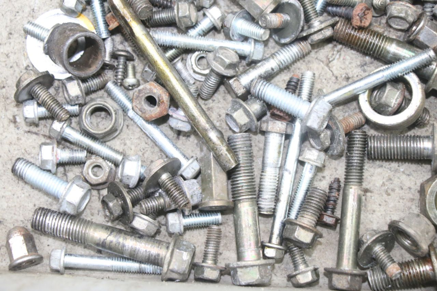 photo de SCHRAUBENBEUTEL VONROAD YIBEN 125 (2006 - 2010) - Alternative Perspektive