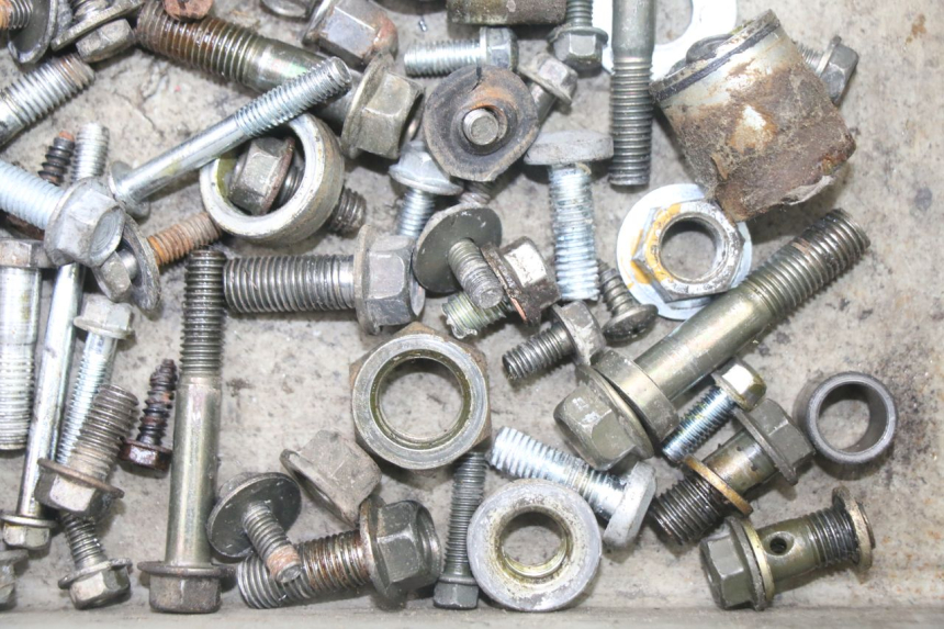 photo de SCHRAUBENBEUTEL VONROAD YIBEN 125 (2006 - 2010) - Technische Nahaufnahme