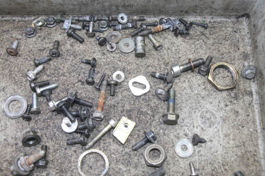 photo de SCHRAUBEN YAMAHA WHY 50 (1998 - 2000) - Zoom auf Gebrauchszustand