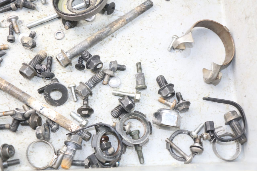 photo de SCHRAUBEN YAMAHA WR R 125 (2009 - 2017) - Zoom auf Gebrauchszustand