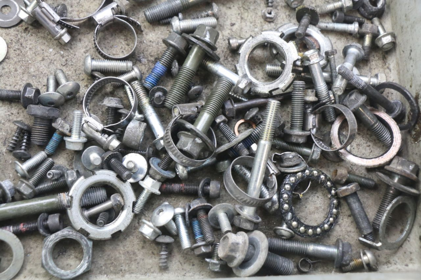 photo de SCHRAUBEN YAMAHA X-CITY XCITY 125 (2007 - 2013) - Zoom auf Gebrauchszustand