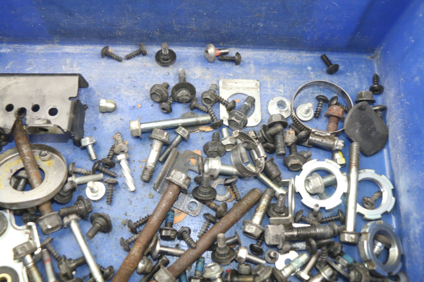 photo de SCHRAUBEN YAMAHA XMAX X-MAX ABS 125 (2014 - 2016) - Technische Nahaufnahme