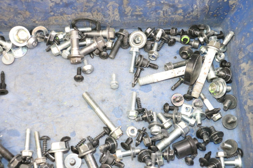 photo de SCHRAUBEN YAMAHA XMAX X-MAX 125 (2021 - 2025) - Alternative Perspektive