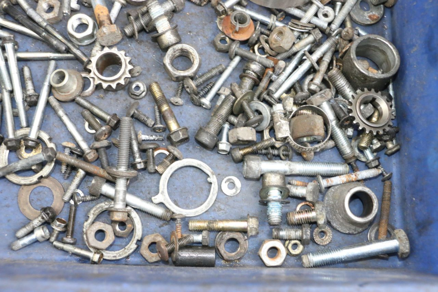 photo de SCHRAUBENBEUTEL PIAGGIO X9 125 (2000 - 2003) - Zoom auf Gebrauchszustand