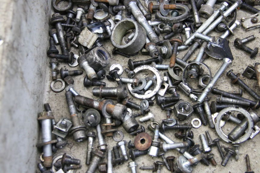 photo de SCHRAUBENBEUTEL PIAGGIO XEVO - X EVO 125 (2007 - 2017) - Zoom auf Gebrauchszustand