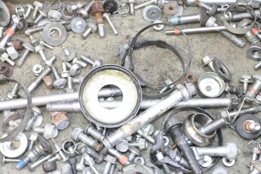 photo de SCHRAUBEN YAMAHA XJ6 ABS 600 (2008 - 2016) - Detailansicht des Bauteils