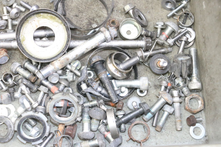 photo de SCHRAUBEN YAMAHA XJ6 ABS 600 (2008 - 2016) - Zoom auf Gebrauchszustand