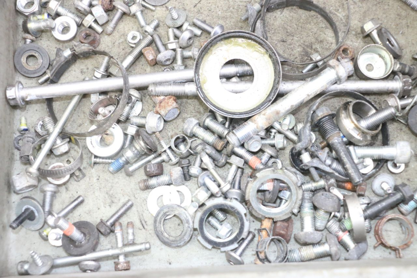 photo de SCHRAUBEN YAMAHA XJ6 ABS 600 (2008 - 2016) - Alternative Perspektive