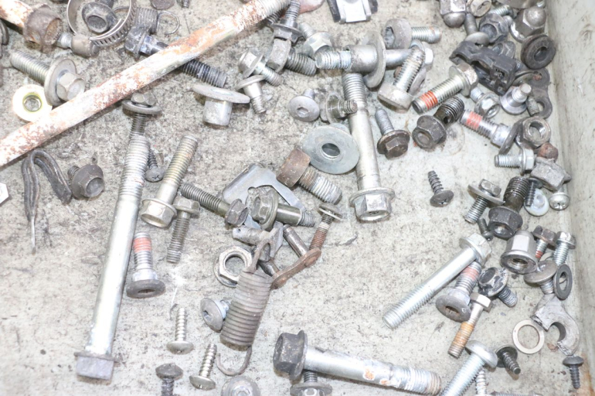 photo de SCHRAUBEN HONDA XLV VARADERO 125 (2000 - 2006) - Zoom auf Gebrauchszustand