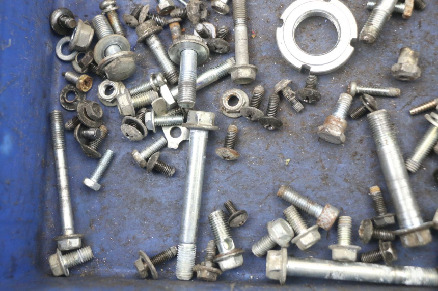 photo de SCHRAUBEN HYOSUNG XRX 125 (2000 - 2008) - Alternative Perspektive