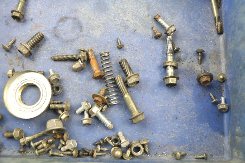 photo de SCHRAUBEN KINROAD XT T-8 125 (2006 - 2006) - Detailansicht des Bauteils