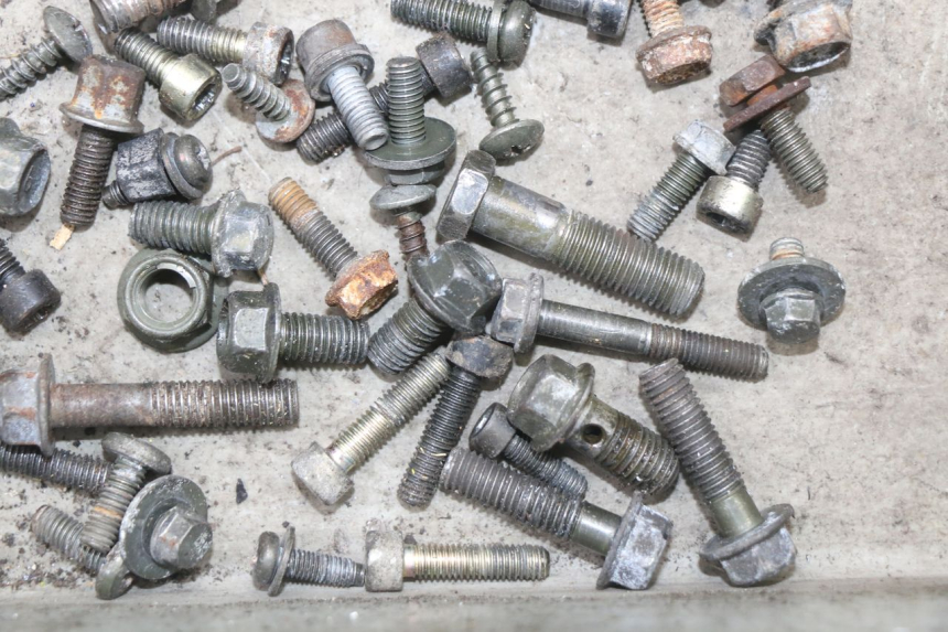 photo de SCHRAUBEN YAMAHA BW'S NG NEXT GENERATION 50 (1996 - 2003) - Technische Nahaufnahme