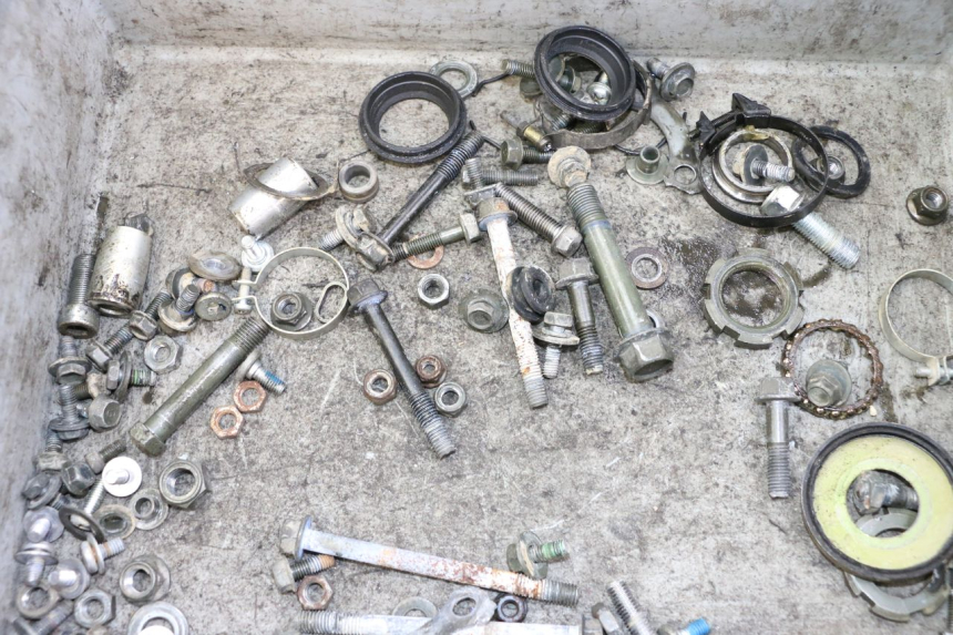 photo de SCHRAUBEN YAMAHA TTR 125 (2000 - 2020) - Detailansicht des Bauteils