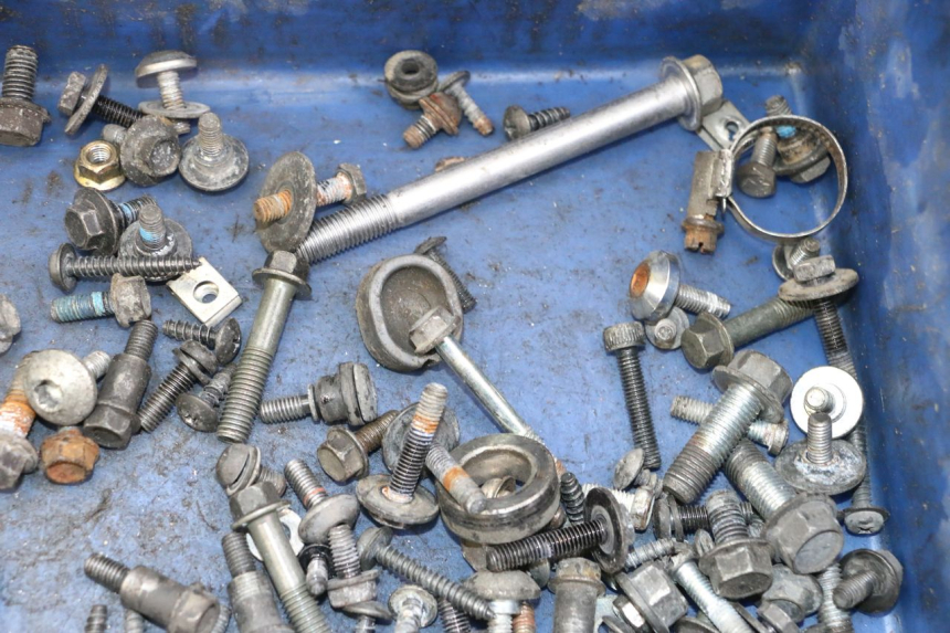 photo de SCHRAUBEN YAMAHA X-MAX XMAX ABS 250 (2010 - 2014) - Zoom auf Gebrauchszustand