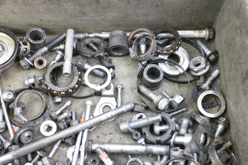 photo de SCHRAUBEN YAMAHA XJ6 600 (2008 - 2016) - Detailansicht des Bauteils