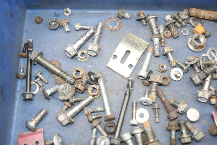 photo de SCHRAUBEN YAMAHA XVS DRAG STAR DRAGSTAR 650 (1997 - 2007) - Detailansicht des Bauteils