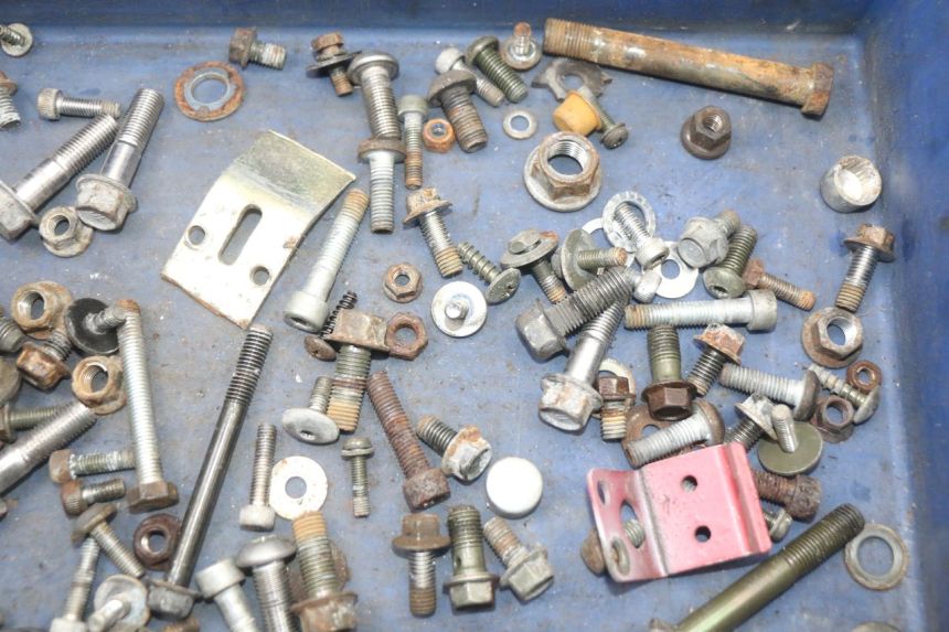 photo de SCHRAUBEN YAMAHA XVS DRAG STAR DRAGSTAR 650 (1997 - 2007) - Zoom auf Gebrauchszustand