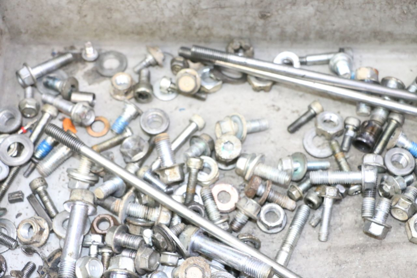 photo de SCHRAUBEN YAMAHA YFM R RAPTOR 250 (2008 - 2014) - Zoom auf Gebrauchszustand