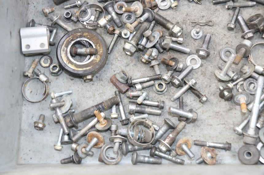 photo de SCHRAUBEN YAMAHA YZ-F YZF 250 (2014 - 2018) - Zoom auf Gebrauchszustand