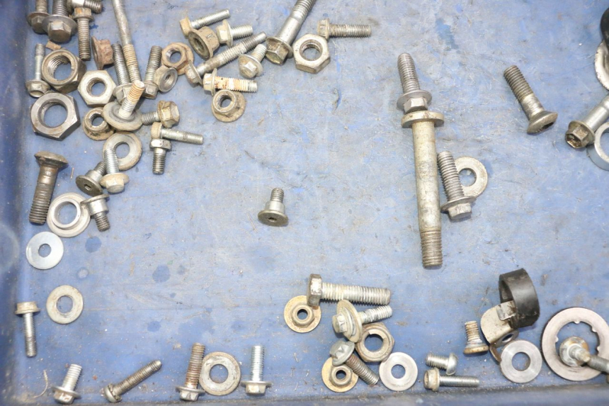 photo de SCHRAUBEN YAMAHA YZ-F YZF 250 (2014 - 2018) - Zoom auf Gebrauchszustand