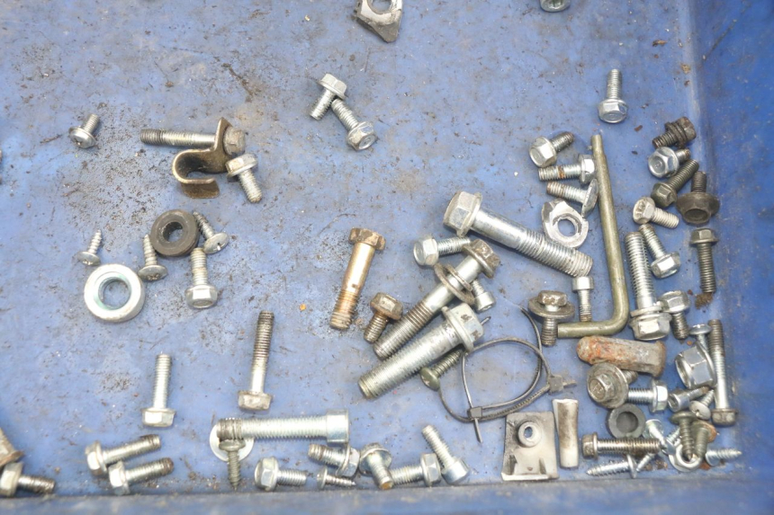 photo de SCHRAUBENBEUTEL UNIVERSAL BIKE ZN50QT-11B 50 (2018 - 2021) - Zoom auf Gebrauchszustand