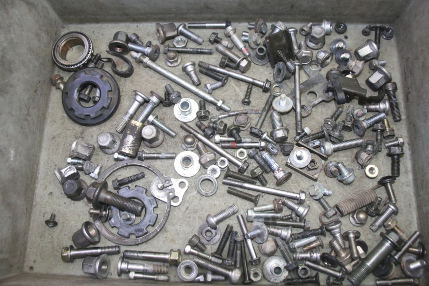 photo de SCHRAUBENSET KAWASAKI ZR 7 750 (1999 - 2004) - Hauptansicht