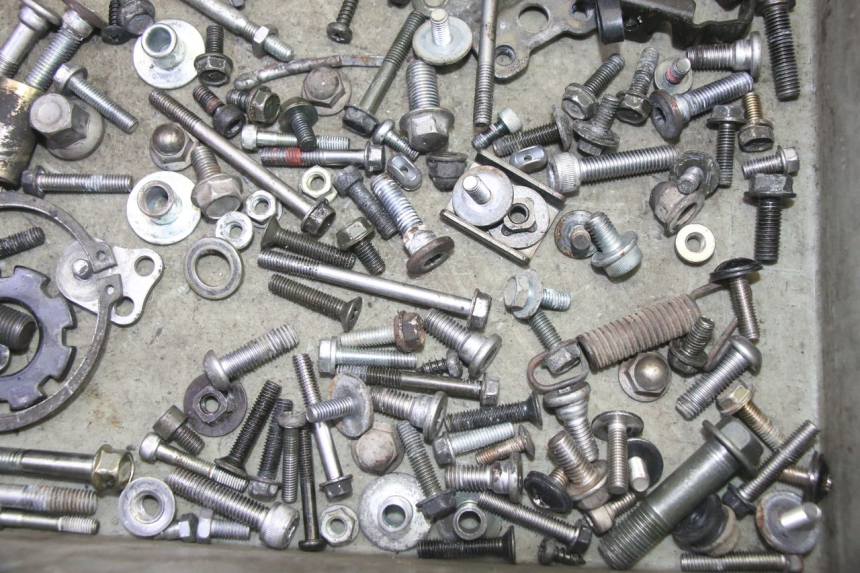 photo de SCHRAUBENSET KAWASAKI ZR 7 750 (1999 - 2004) - Technische Nahaufnahme