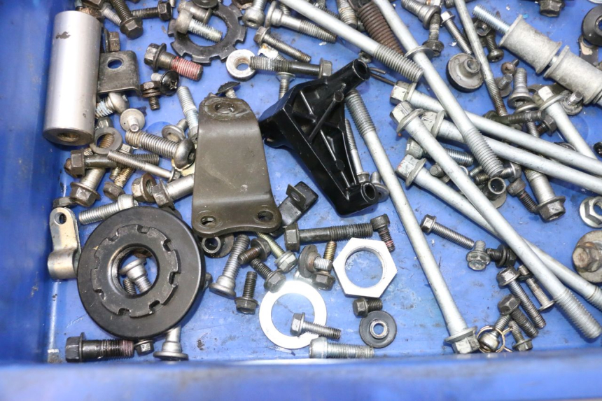 photo de SCHRAUBEN KAWASAKI ZX-6R ZX6R 600 (2000 - 2002) - Alternative Perspektive