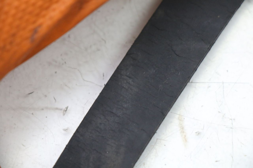 photo de BATTERIEHALTER SUZUKI GS GSE 500 (2001 - 2003) - Zoom auf Gebrauchszustand