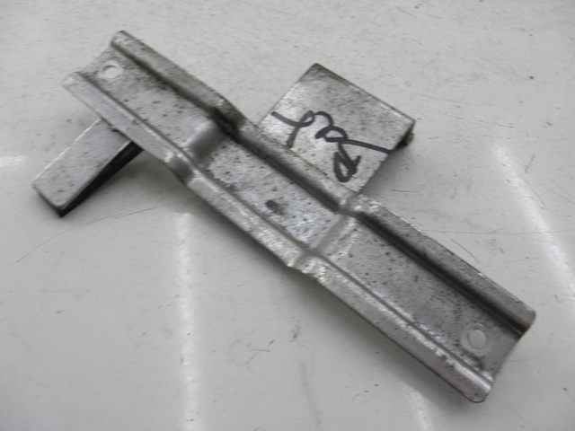 photo de BATTERIEHALTER HONDA SH 125 (2005 - 2008) - Hauptansicht