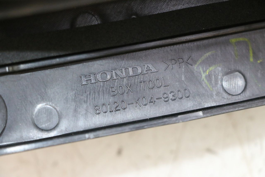 photo de WERKZEUG HALTER HONDA FORZA ABS 300 (2013 - 2017) - Detailansicht des Bauteils