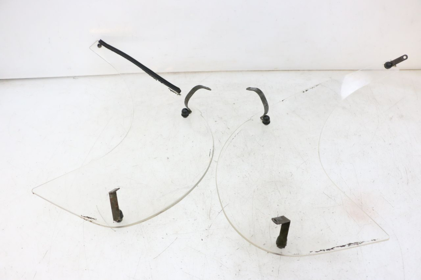 photo de SCHEIBE BMW C1 125 (2000 - 2003) - Details der Befestigungspunkte