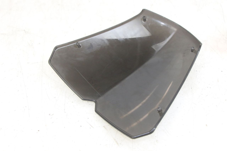 photo de WINDSCHUTZ PEUGEOT KISBEE 4T 50 (2010 - 2017) - Zoom auf Gebrauchszustand