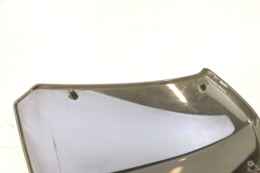 photo de SCHEIBE PEUGEOT KISBEE 4T 50 (2023 - 2026) - Details der Befestigungspunkte