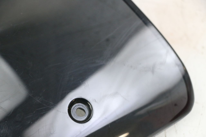 photo de SCHEIBE PIAGGIO NRG POWER PUREJET 50 (2018 - 2021) - Details der Befestigungspunkte